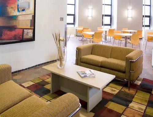 Hotel ZUM Résidences - Université de Montréal